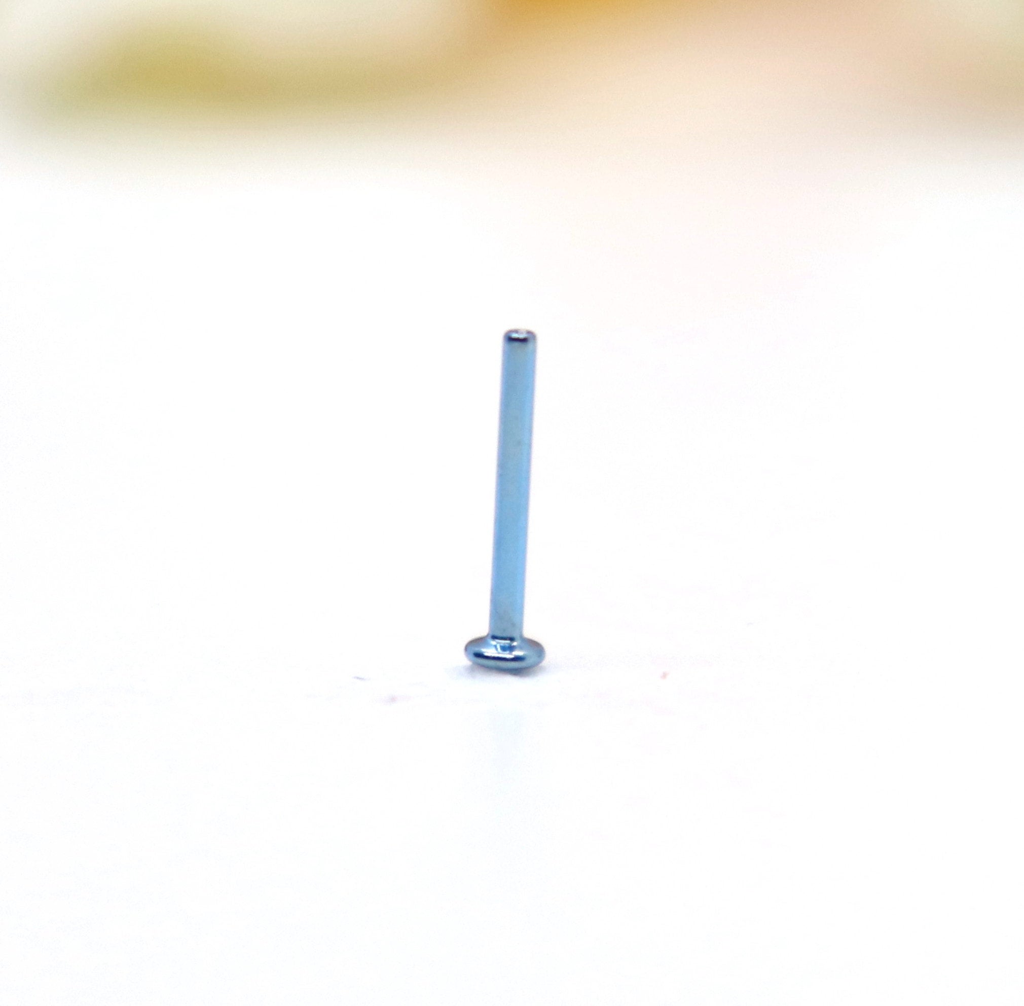 18ga Threadless Labret 2.5mm Disk | DeKalb Tattoo Company